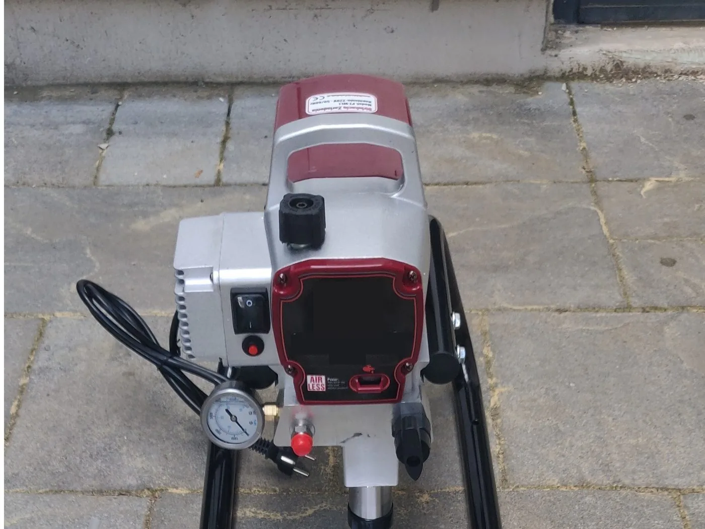 Detail striekacieho zariadenia 1800 W